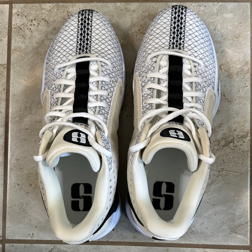 Nike Women's Black and White Sabrina 1 Magnetic Basketball Sneakers